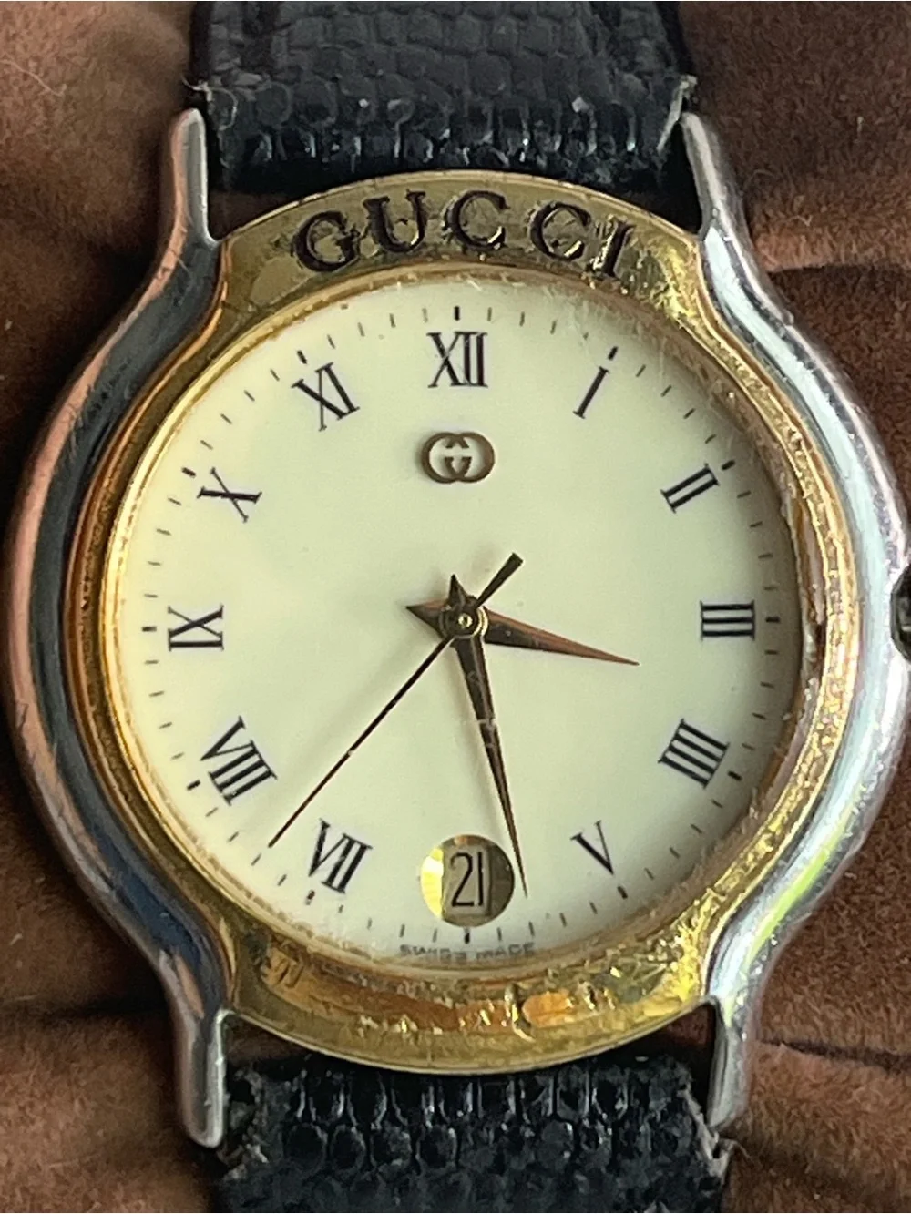 GUCCI 8000M gold plated Men’s watch.